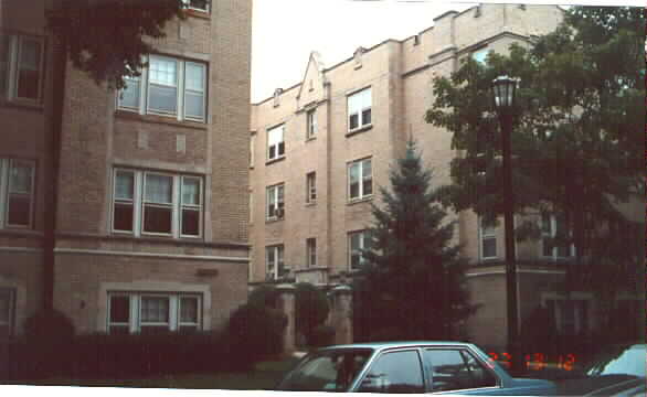 818-20 Forest Ave. in Evanston, IL - Foto de edificio - Building Photo