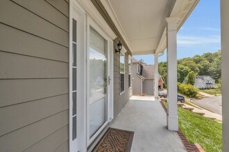 5623 Crooked Creek Dr in Ooltewah, TN - Foto de edificio - Building Photo