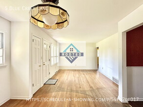 5 Blue Creek Ln in Latham, NY - Building Photo - Building Photo