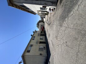 206th St in Torrance, CA - Building Photo