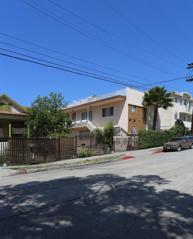 951 S Ardmore Ave in Los Angeles, CA - Foto de edificio - Building Photo