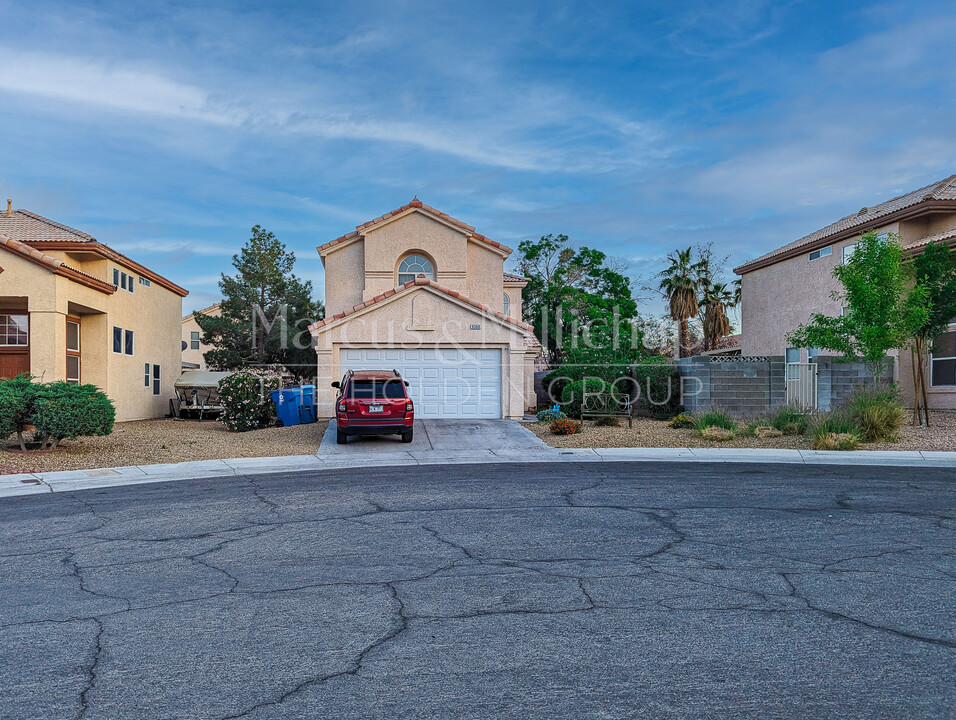 9369 Red Rose in Las Vegas, NV - Building Photo