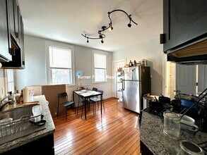 15 Cawfield St, Unit 3 in Boston, MA - Building Photo - Building Photo