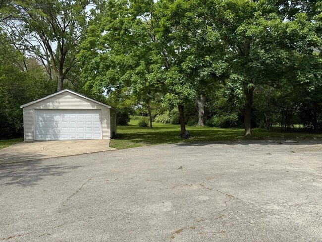 5S074 Karns Rd in Naperville, IL - Building Photo - Building Photo
