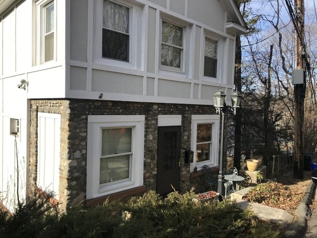 property at 20 Ridge Rd