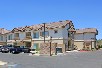 Woodbridge Place Apartments in Merced, CA - Building Photo - Building Photo