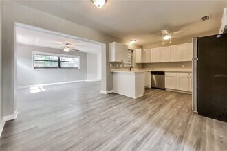 1524 Sandy Ln in Clearwater, FL - Building Photo - Building Photo