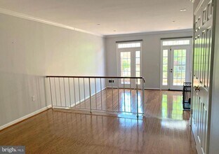 1040 N Royal St in Alexandria, VA - Building Photo - Building Photo