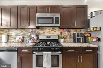 1615 Cadwallader St in Philadelphia, PA - Building Photo - Building Photo