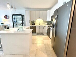 1 Beach Dr SE in St. Petersburg, FL - Building Photo - Building Photo