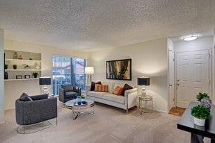 Motif in Phoenix, AZ - Building Photo