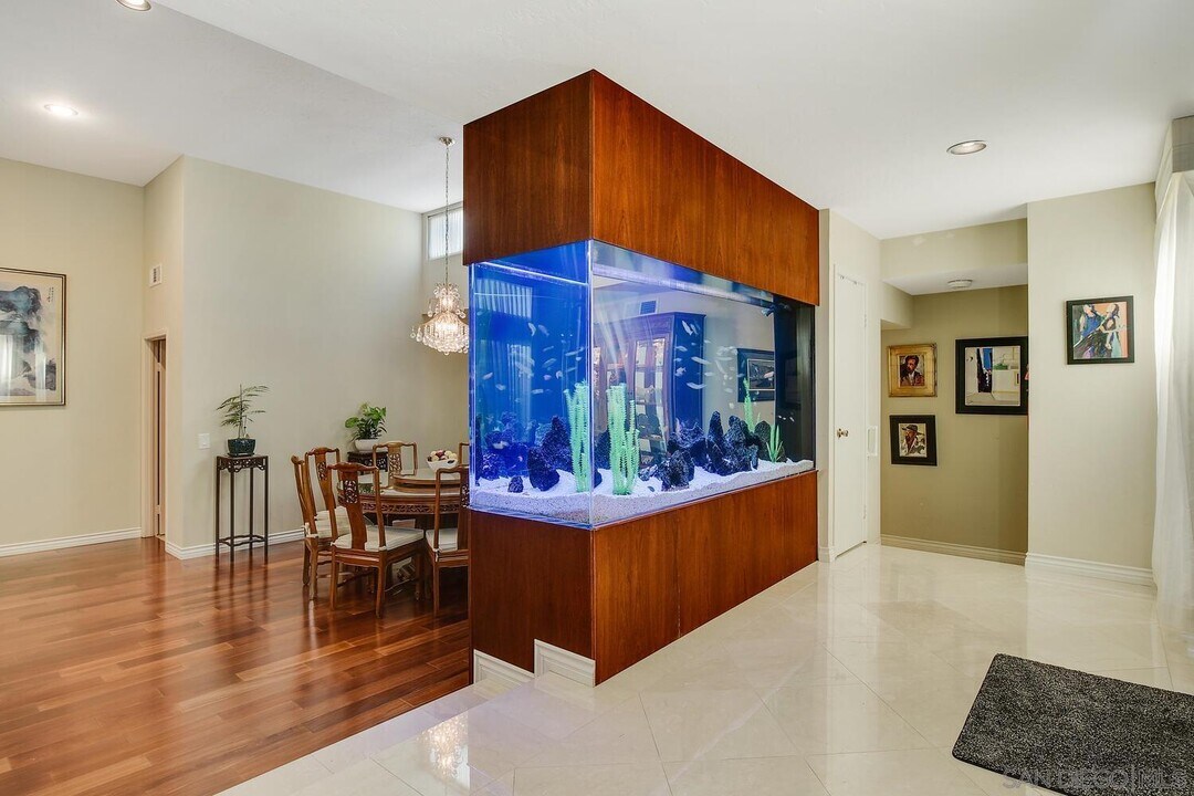 6643 Caminito Hermitage in San Diego, CA - Building Photo