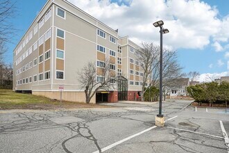 35 Des Moines Rd in Quincy, MA - Building Photo - Building Photo
