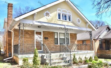 5345 Charlotte St in Kansas City, MO - Building Photo - Building Photo