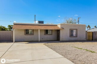 3517 W Almeria Rd in Phoenix, AZ - Foto de edificio - Building Photo