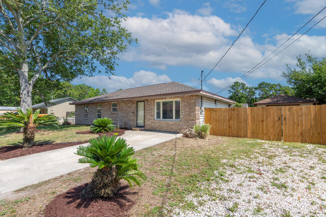 12183 Lyons St in Jacksonville, FL - Foto de edificio - Building Photo