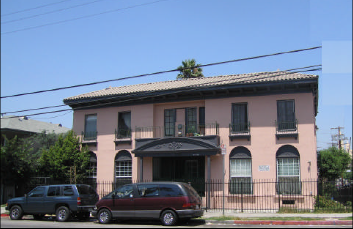 2801 San Marino Street in Los Angeles, CA - Building Photo