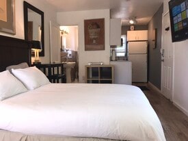 6175 NE 5th Ave, Unit 1