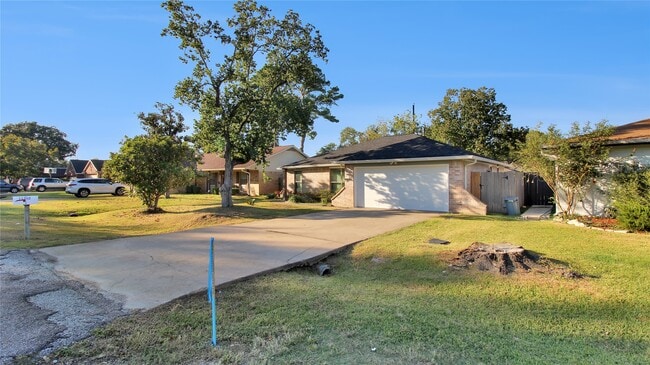 11110 Holly Hill Ln in Houston, TX - Building Photo - Building Photo