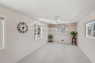 6 Creek Ln in Lakeside, OR - Building Photo - Building Photo
