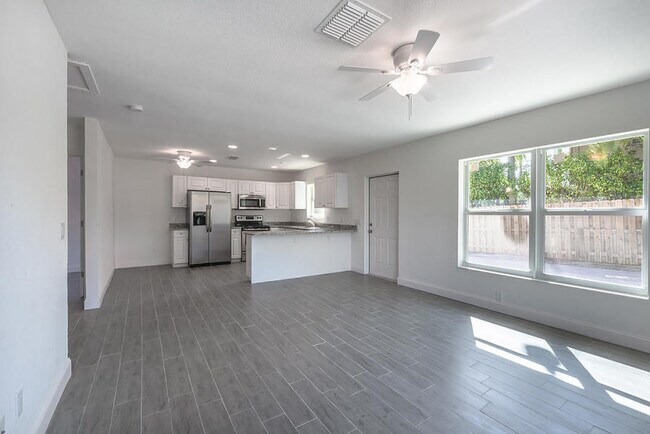 1408 Florida Ave-Unit -Unit C in West Palm Beach, FL - Building Photo - Building Photo