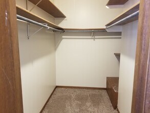 2721 Ferndale Ave, Unit 4 in Ames, IA - Foto de edificio - Building Photo