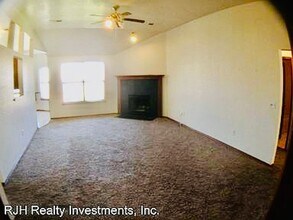 621 Gyrfalcon Dr in Norman, OK - Building Photo - Building Photo