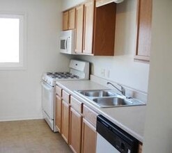 Blondo Crest Apartments in Omaha, NE - Building Photo - Building Photo