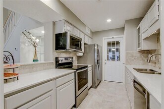 631 Cimarron Trail in Irving, TX - Building Photo - Building Photo