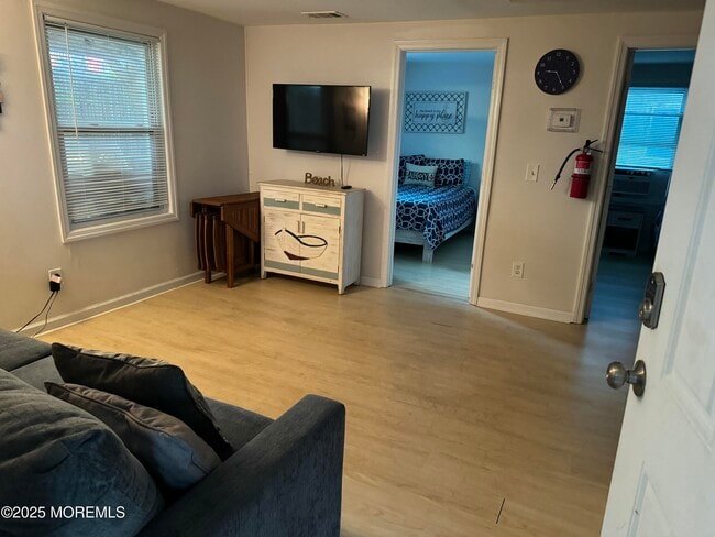 39 Sampson Ave in Seaside Heights, NJ - Building Photo - Building Photo