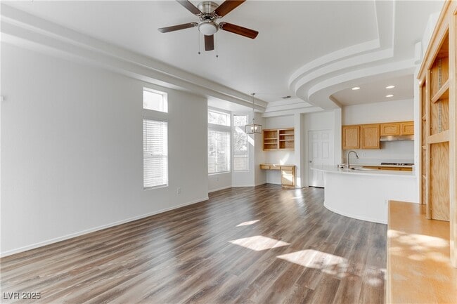 10729 Shackleton Dr in Las Vegas, NV - Building Photo - Building Photo