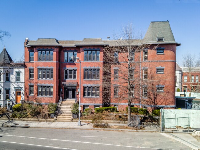 The Flatiron in Washington, DC - Foto de edificio - Building Photo