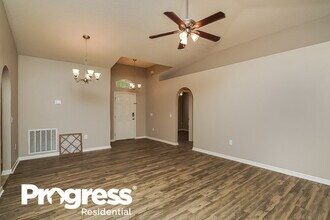 3245 Bellericay Ln in Land O Lakes, FL - Foto de edificio - Building Photo
