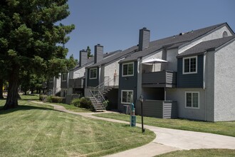 Woodbridge Apartments in Sacramento, CA - Foto de edificio - Building Photo