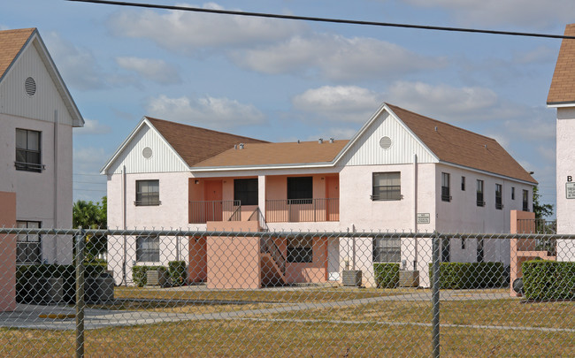 Everglade Heights in Fort Lauderdale, FL - Building Photo - Building Photo