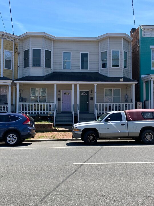 1261 W Cary St in Richmond, VA - Foto de edificio
