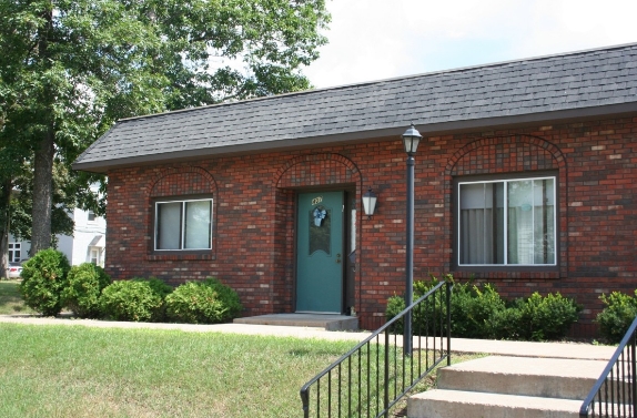 Patio Apartments in Chippewa Falls, WI - Building Photo