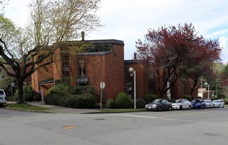 Willow Mews in Vancouver, BC - Building Photo
