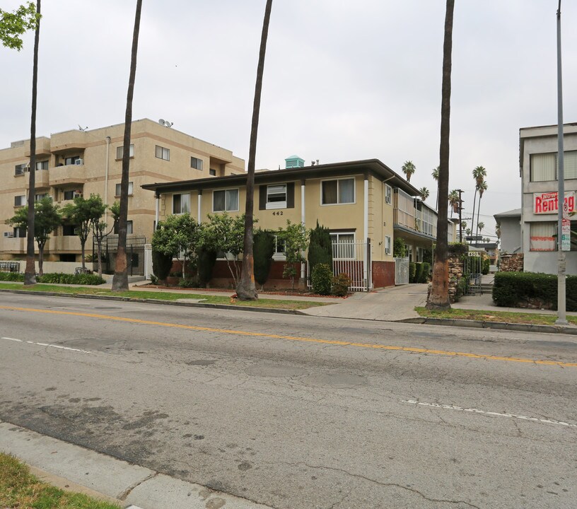 442 S Normandie Ave in Los Angeles, CA - Building Photo