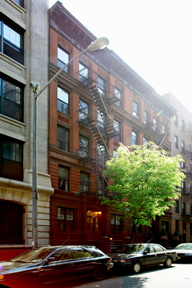 133-135 W 89th St in New York, NY - Building Photo - Building Photo