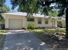 4731 S Boston Ave in Tulsa, OK - Building Photo