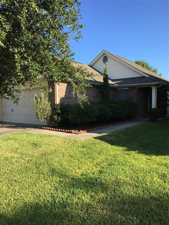 3018 Rustling Chestnut St in Spring, TX - Building Photo - Building Photo