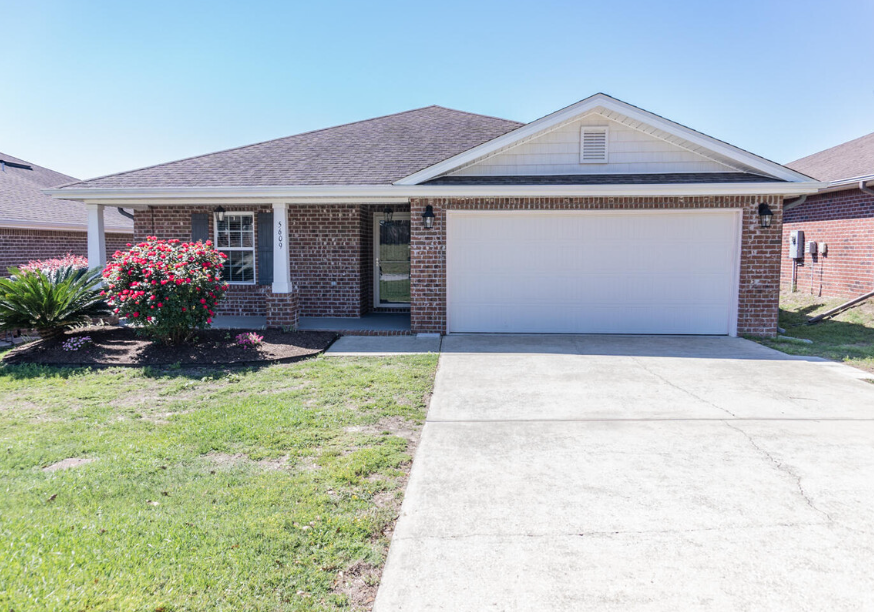 5609 Shooting Star Ct in Milton, FL - Building Photo