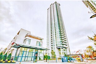 4900 Lennox Ln in Burnaby, BC - Building Photo