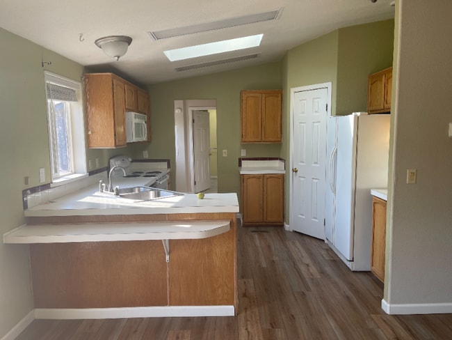916 4th St SE in East Wenatchee, WA - Building Photo - Building Photo