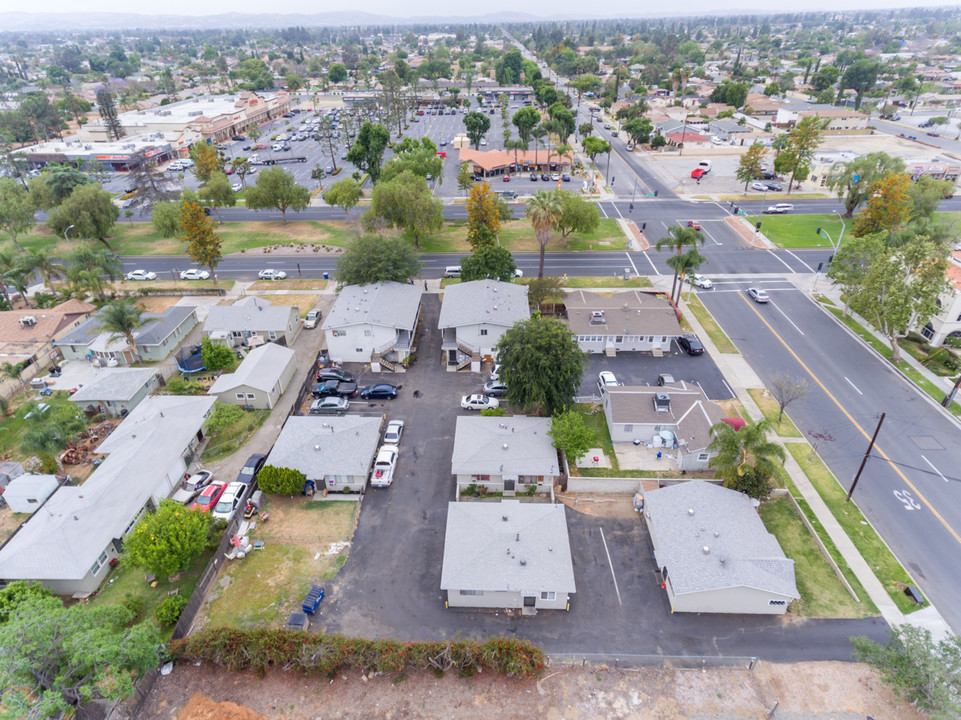 114-120 E. Francis in Ontario, CA - Building Photo