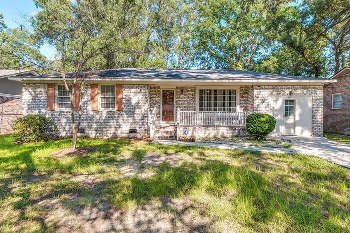 740 Hitching Post Rd in Charleston, SC - Building Photo