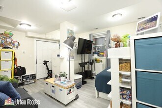 644 W Roscoe St, Unit J06W in Chicago, IL - Foto de edificio - Building Photo