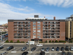 Oakwood Apartment Corp. in Long Beach, NY - Building Photo - Building Photo