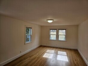 419 Pond St in Boston, MA - Building Photo - Building Photo
